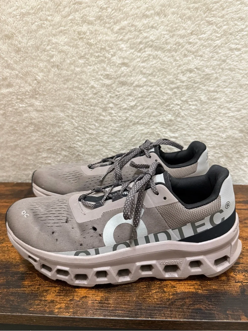 On Running Shoes Mens 9 Cloudmonster Cinder Fog Grey Performance Athletic Gym